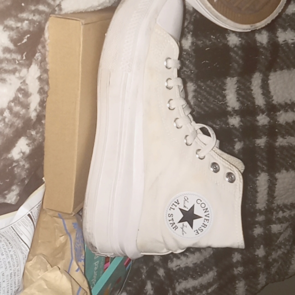 Converse Shoes - Picture 1 of 1